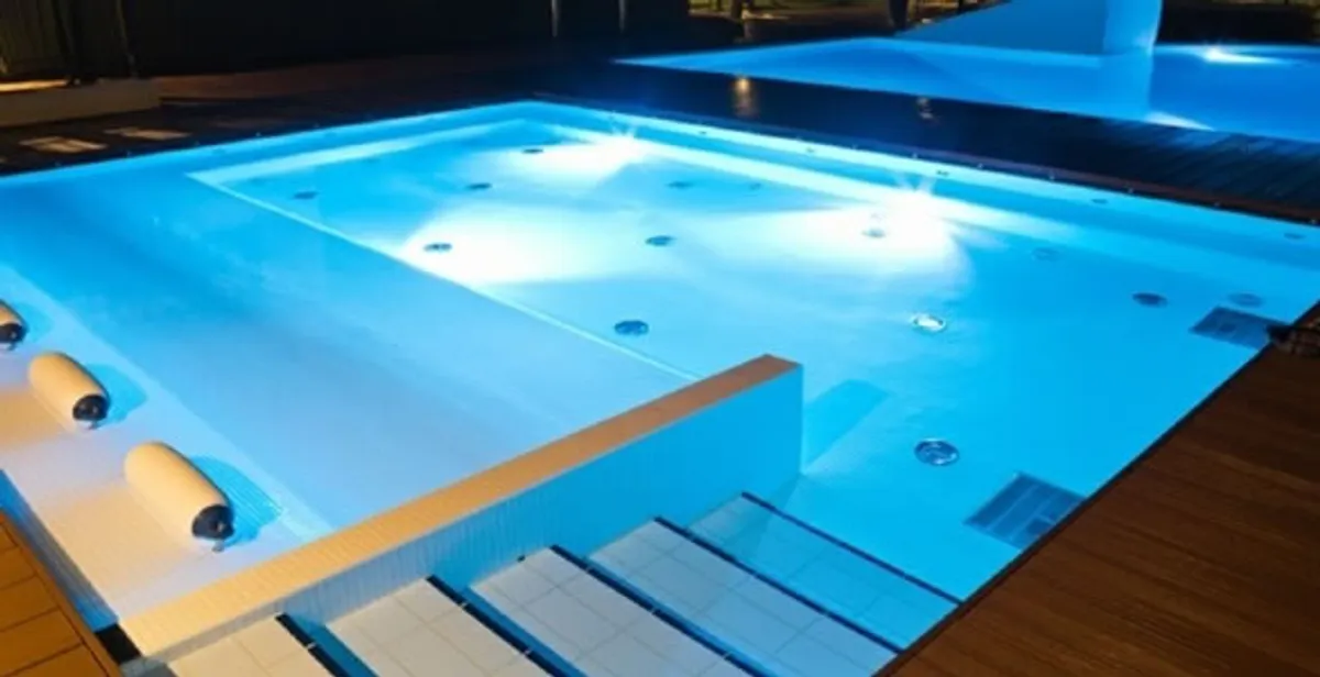 pool light installation and repair services providing modern illuminated pool lighting in Saint Petersburg, FL